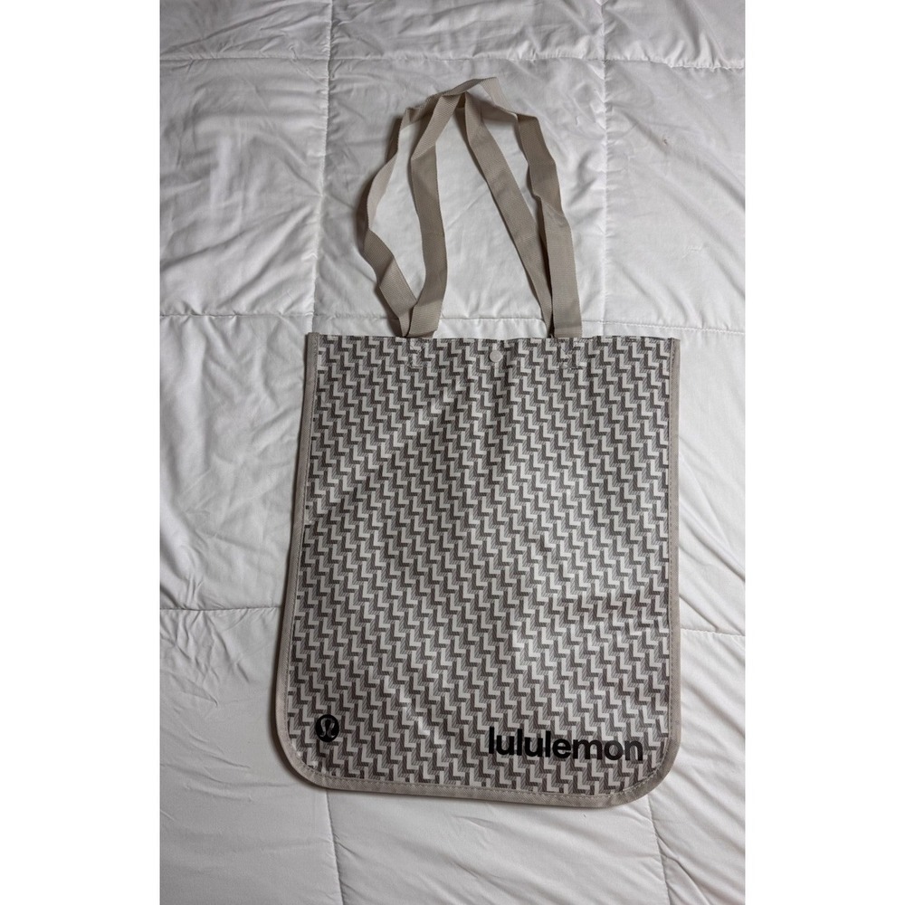 New LULULEMON 2025 HOLIDAY Shopping Tote/Gym Large Bag Gray Logo Limited